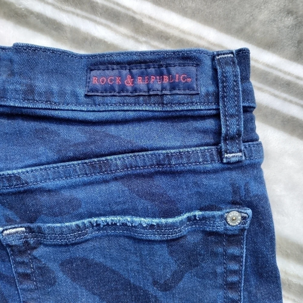 Rock & Republic Camo Shorts dark wash Blue Jean Denim high rise raw creased hem